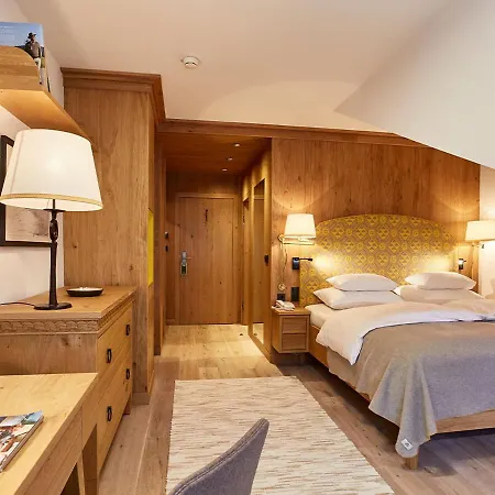 Hochschober Hotell 4*